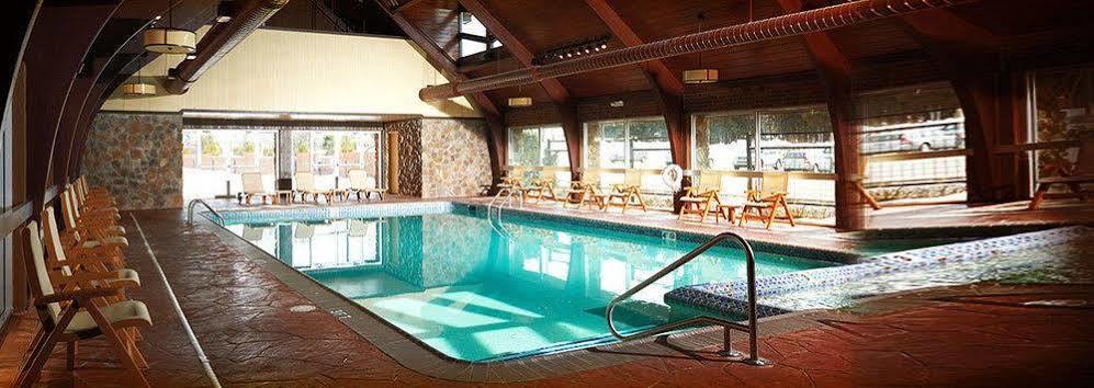 Odawa Hotel Петоски Экстерьер фото
